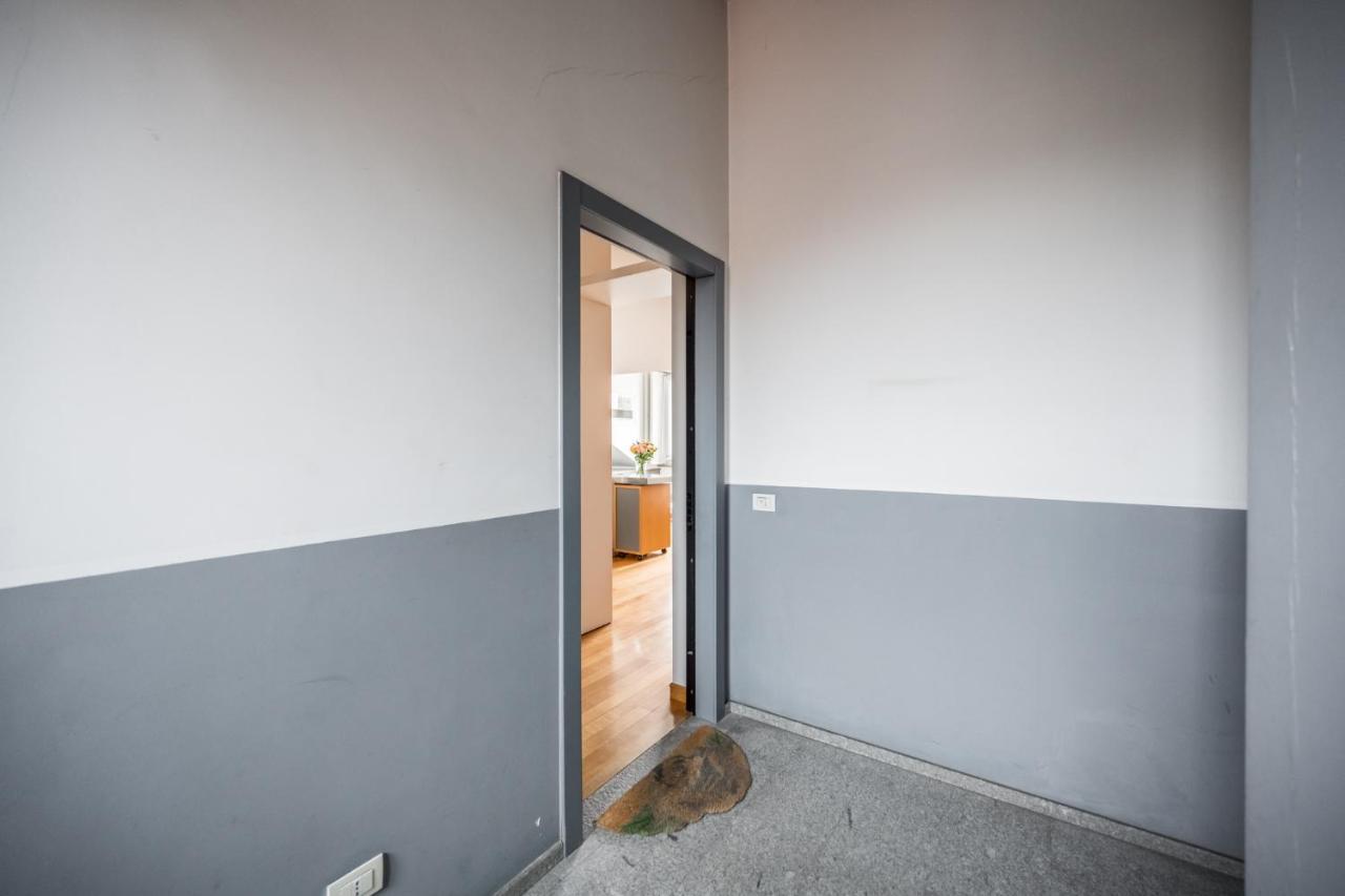 The Orange Attic - Navigli Area Apartment Milan Exterior photo