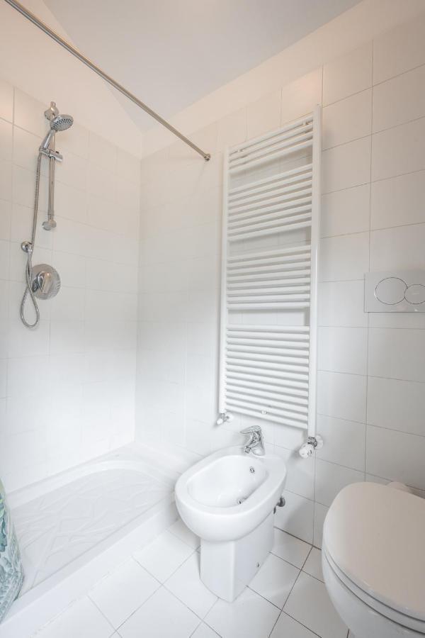 The Orange Attic - Navigli Area Apartment Milan Exterior photo
